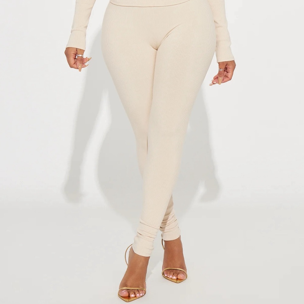Snatched & Smoothing Ribbed Leggings. Size 1X. Color Cream. ONLY WORN ONCE